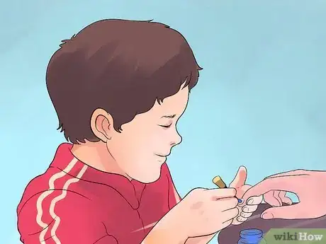 Step 11 做美甲。