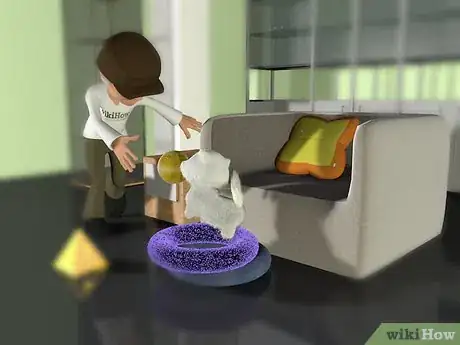 Step 5 留够时间让你的猫玩玩具。