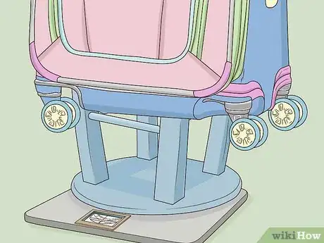 Step 5 如果行李非常重或不太好拿，你可以直接把行李放在秤上。