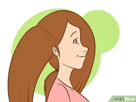 Step 4 把下层头发固定住，并松开上层头发。