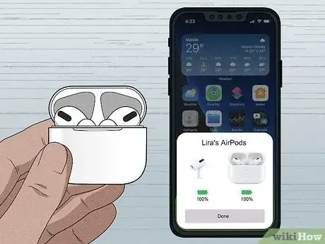 Step 1 解锁手边的iPhone或iPad，打开装着AirPods Pro的充电盒盒盖。