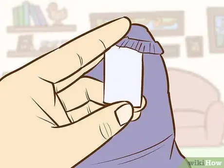 Step 3 查看衣服标签。