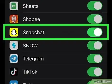 Step 11 点击“Snapchat”旁边的切换开关将其启用icon。