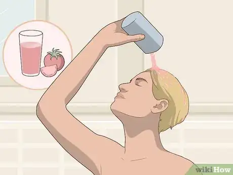 Step 2 用番茄汁洗头。