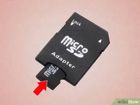 Step 1 将micro SD卡插入与卡兼容的micro SD卡适配器或读卡器中。