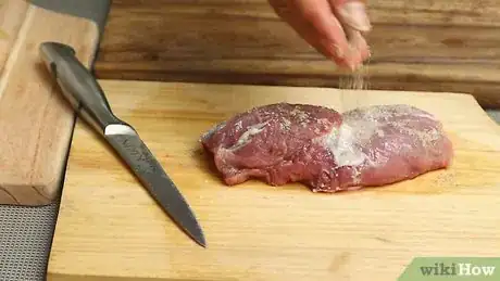 Step 2 准备猪肉。