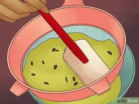 Step 3 滤掉果汁中的渣。