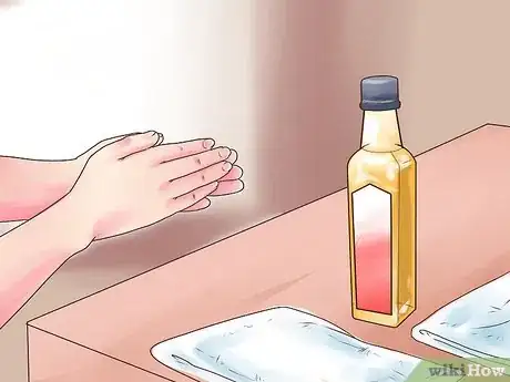 Step 3 用药草油按摩身体。