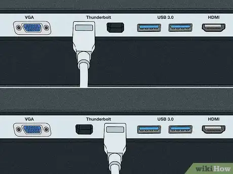 Step 3 用一条Thunderbolt或USB-C数据线连接两台显示器。