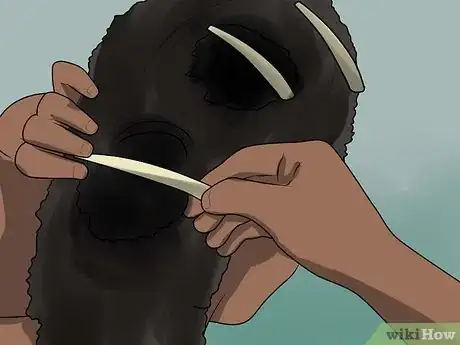 Step 4 洗发前将容易打结的头发捋顺。