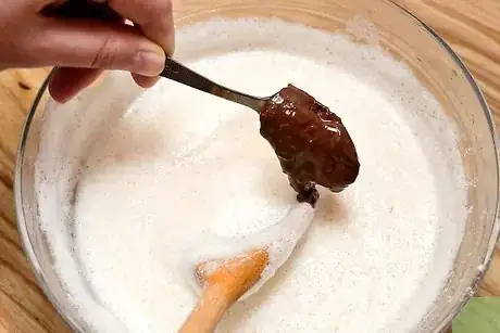 Step 1 给意式冰淇淋增添风味。