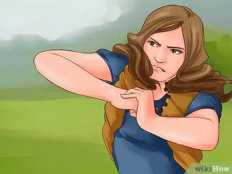 Step 9 避免用拳头攻击对方。