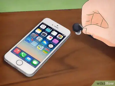 Step 1 把蓝牙设备放到iPhone手机的附近。