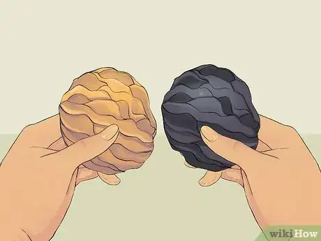 Step 1 选择一种用来做绒球的颜色。