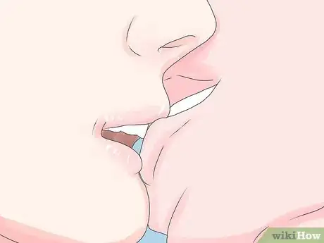Step 1 吻她的嘴唇。