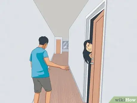 Step 3 悄悄地把恋人带进来。