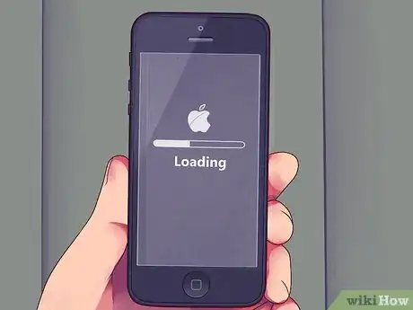 Step 11 恢复过程结束后，等待新iPhone重启。