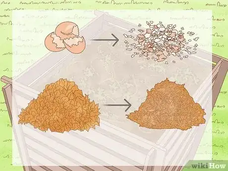 Step 2 把堆肥材料剁成小块，加速材料降解。