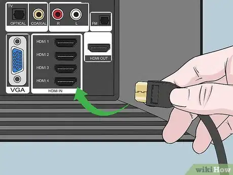 Step 3 将HDMI-A插头插入电视端口。