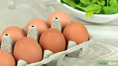 Step 1 从鸡蛋、肉和牛油果等食物中摄入生物素。