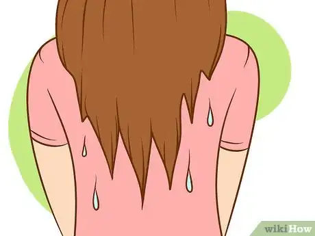 Step 1 将头发浸湿。