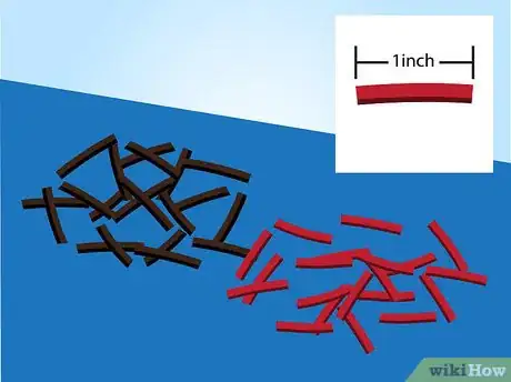 Step 3 把甘草糖剪成小条。