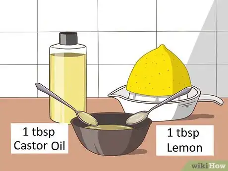 Step 2 用柠檬汁去角质。