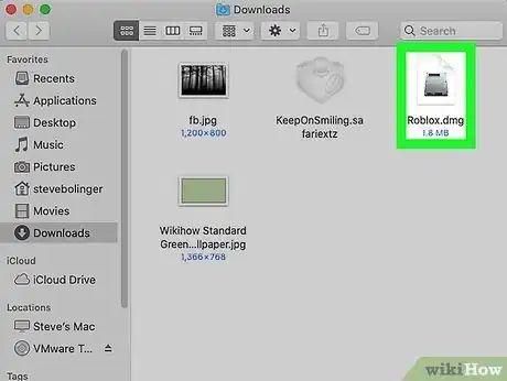 Step 2 在“下载”文件夹中打开Roblox DMG文件。