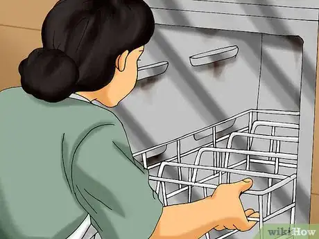 Step 1 将洗碗机底部的碗碟架卸下来。