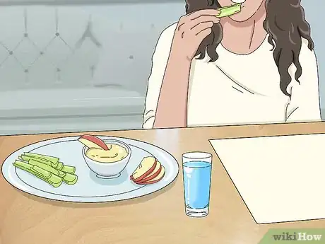 Step 2 吃点零食喝点水。