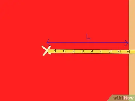 Step 2 根据目标尺寸在布料比较长的一边上（即横向边缘上）量出布片的长，用大头针标记。