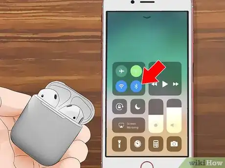 Step 1 确保AirPods 已经和iPhone配对。