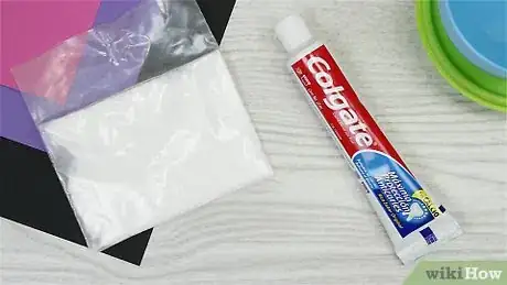 Step 1 准备清洁用品。