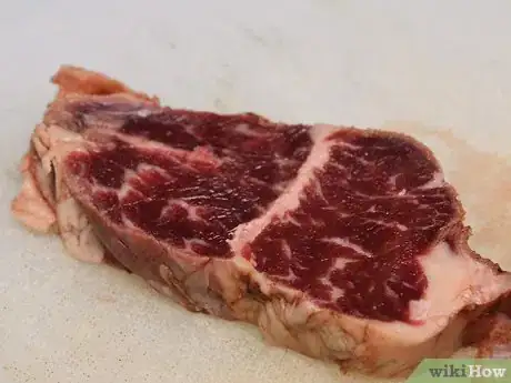 Step 2 挑选相对较厚的牛肉。