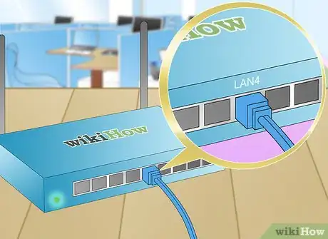 Step 2 将网线另一端插入路由器的LAN端口（有线接口）。