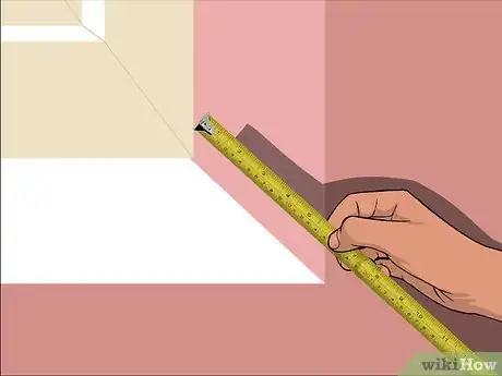 Step 2 另外，如果窗户有较宽的模槽，可以量一下以便百叶窗能和模槽对齐。