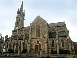 The church of Saint-Mayeux, in Pludual