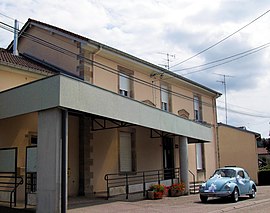 The town hall and school in Évaux-et-Ménil