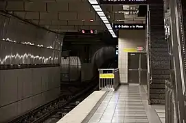 View from the platform. The unused eastward tunnel is intended for a possible future extension of the Tren Urbano system to Carolina.