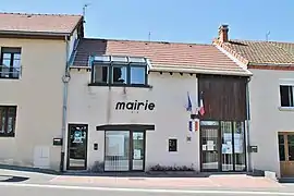 The town hall in Villossanges