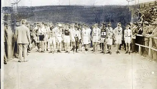 Runners gathered immediately before the race start