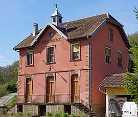 The town hall in Courmont