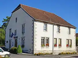 The town hall in Pomoy