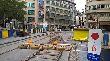 Temporary, or Californian, points installed on tramline 81 at junction of Avenue Louise and Rue Bailli, Brussels, on 11 July 2018