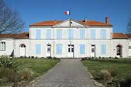 The town hall in Breuil-Magné