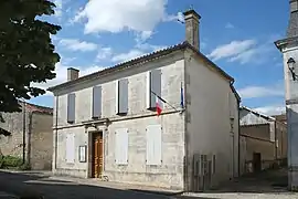 The town hall in Siecq