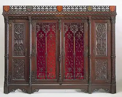 Pugin armoire