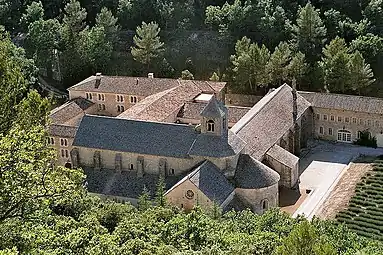 Global view on the site of Sénanque Abbey