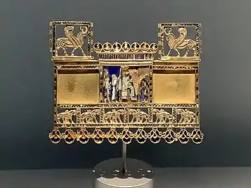 Achaemenid Empire plaque from Central Asia, of gold, lapis lazuli, coraline, turquoise, agate, and glass (400-300 BC)