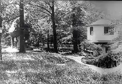 A picture of Acorn Park in the year 1917.  The acorn shaped gazebo is on the left side.